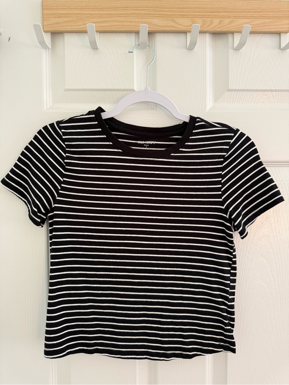 Striped black & white crop top